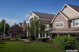 400 Adams Way Unit 52, Sayville, NY 11782