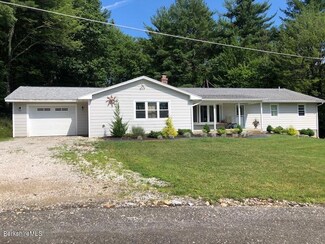 46 Belmar Dr, Clarksburg, MA 01247