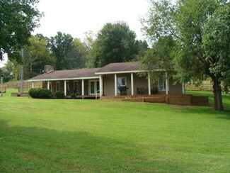 1970B Spring Hill Rd, Sparta, MO 65753