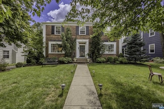 514 Hartford Ct, South Orange, NJ 07079
