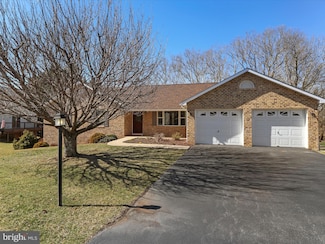 22 Dartmouth Dr, Hagerstown, MD 21742