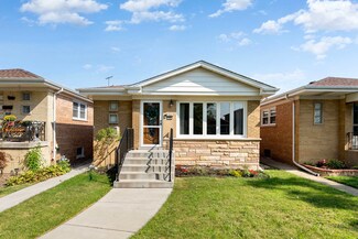 7520 W Carmen Ave, Harwood Heights, IL 60706