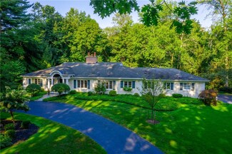 25 Knollwood Dr, Rochester, NY 14618
