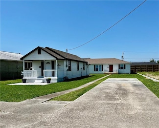 734 & 734 1/2 Bellanger St, Harvey, LA 70058