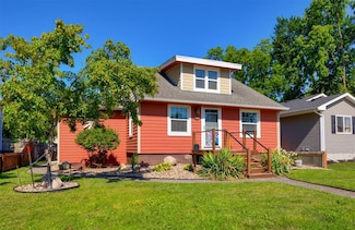 524 1st St, West Des Moines, IA 50265