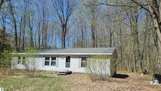 6871 Partridge Rd NE, Mancelona, MI 49659