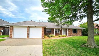 2516 Ridgewood Dr, Moore, OK 73160