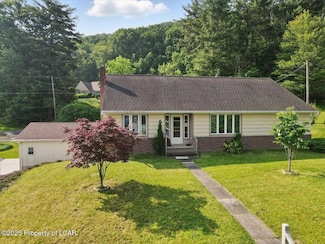 6 Main St, Sugarloaf, PA 18249