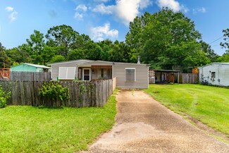 6140 Patricia Ave, Milton, FL 32570