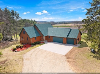 W8415 Moonshine Hill Rd, Crivitz, WI 54114