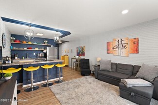 4012 Dupont Cir Unit 210, Louisville, KY 40207