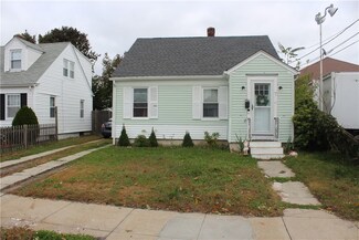 7 Grantland Rd, Cranston, RI 02910