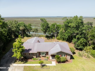 992 Broad River Dr, Beaufort, SC 29906