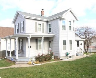 710 Nicholson St, Joliet, IL 60435