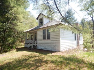 25 Dewey Ave, Windsor, VT 05089