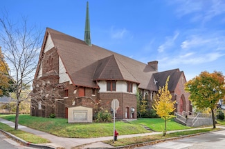 3438 N Doctor Lester Carter Dr, Milwaukee, WI 53206