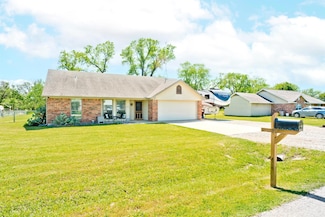 1304 Hutchins Ln, Springtown, TX 76082