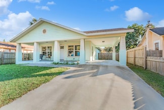 1313 E Cayuga St, Tampa, FL 33603