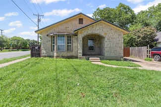 322 W Willingham St, Cleburne, TX 76033