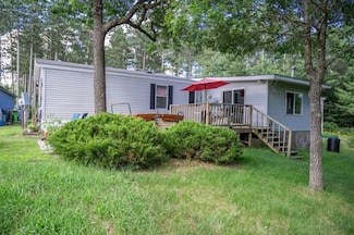 699 Badger Ln, Hancock, WI 54943