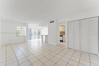 9301 SW 4th St Unit 110D, Miami, FL 33174