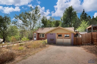 2145 Minnekahta Ave, Hot Springs, SD 57747