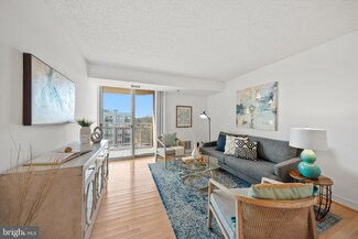 7500 Woodmont Ave, Bethesda, MD 20814