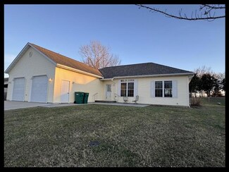 1412 Rosewood Terrace, Macon, MO 63552