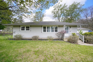 4205 Cantabury Ln, Jackson, MI 49203