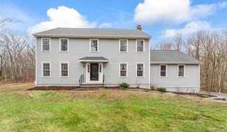 15 Kelly Ct, Sandy Hook, CT 06482