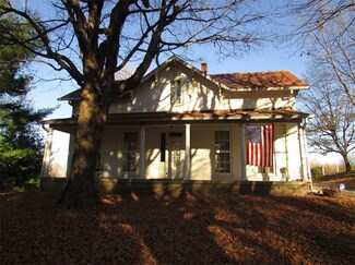 8206 N Raider Rd, Middletown, IN 47356