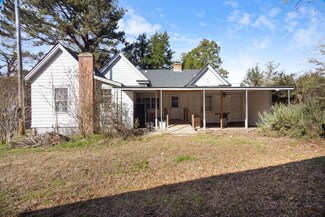 421 Jeter St, Edgefield, SC 29824
