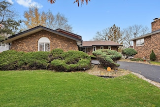 17731 Larkspur Ln, Homewood, IL 60430