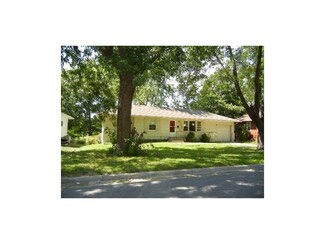 9306 Manchester Ave, Kansas City, MO 64138