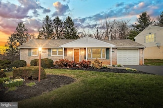 223 W Forrest Ave, Shrewsbury, PA 17361
