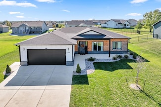 5237 N Cambridge St, Bel Aire, KS 67226