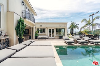 727 N Alta Dr, Beverly Hills, CA 90210