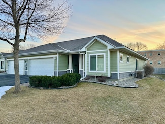 1470 Ravoux Ln, Chaska, MN 55318