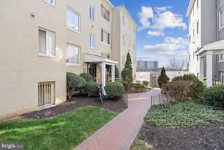 713 Brandywine St SE Unit 203, Washington, DC 20032