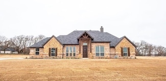 109 Creek Forest Rd, Azle, TX 76020