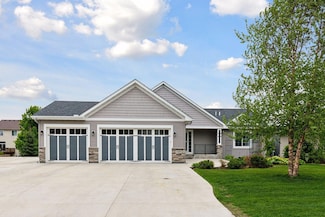 1429 10th Street Cir SE, New Prague, MN 56071