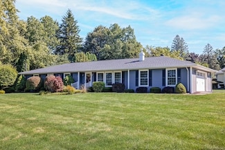 9 Jefferson Ave, Le Roy, NY 14482