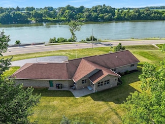 75 Washington St, Wrightstown, WI 54180