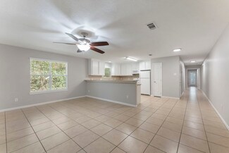 622 Foster St, Tomball, TX 77375