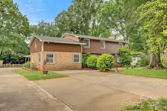 841 12th Ave NW, Hickory, NC 28601