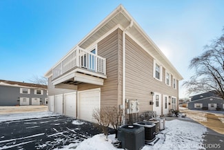 1535 Woodcutter Ln Unit D, Wheaton, IL 60189