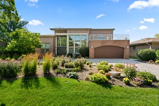 6450 N Leroy Ave, Lincolnwood, IL 60712