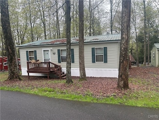 382 Rider Rd, Clayville, NY 13322