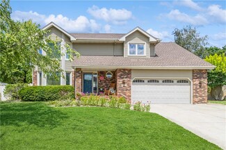 5721 Aspen Dr, West Des Moines, IA 50266