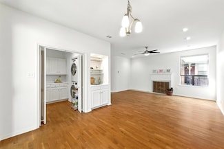611 E 45th St Unit 15, Austin, TX 78751